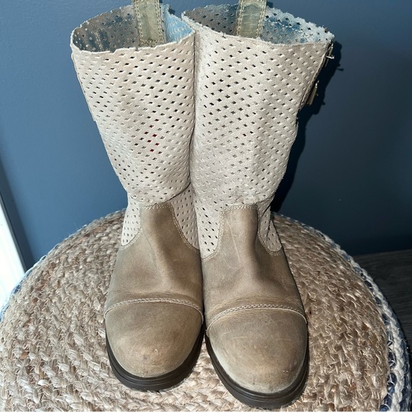 Sorel Major Pull On Distressed Leather Boots - Picture 3 of 13